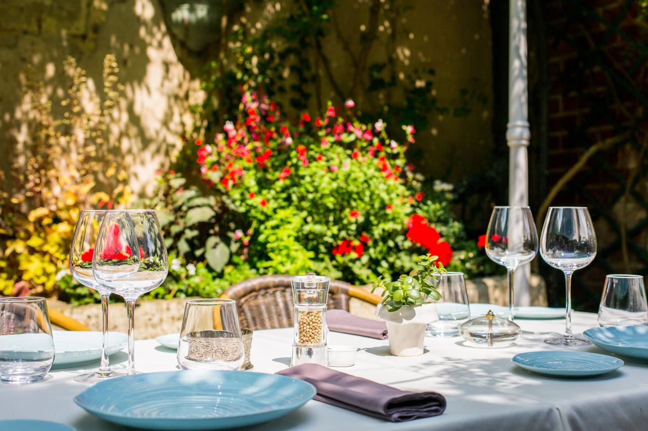 Logis Hôtels Restaurant La Mère Hamard Semblançay Exterior foto