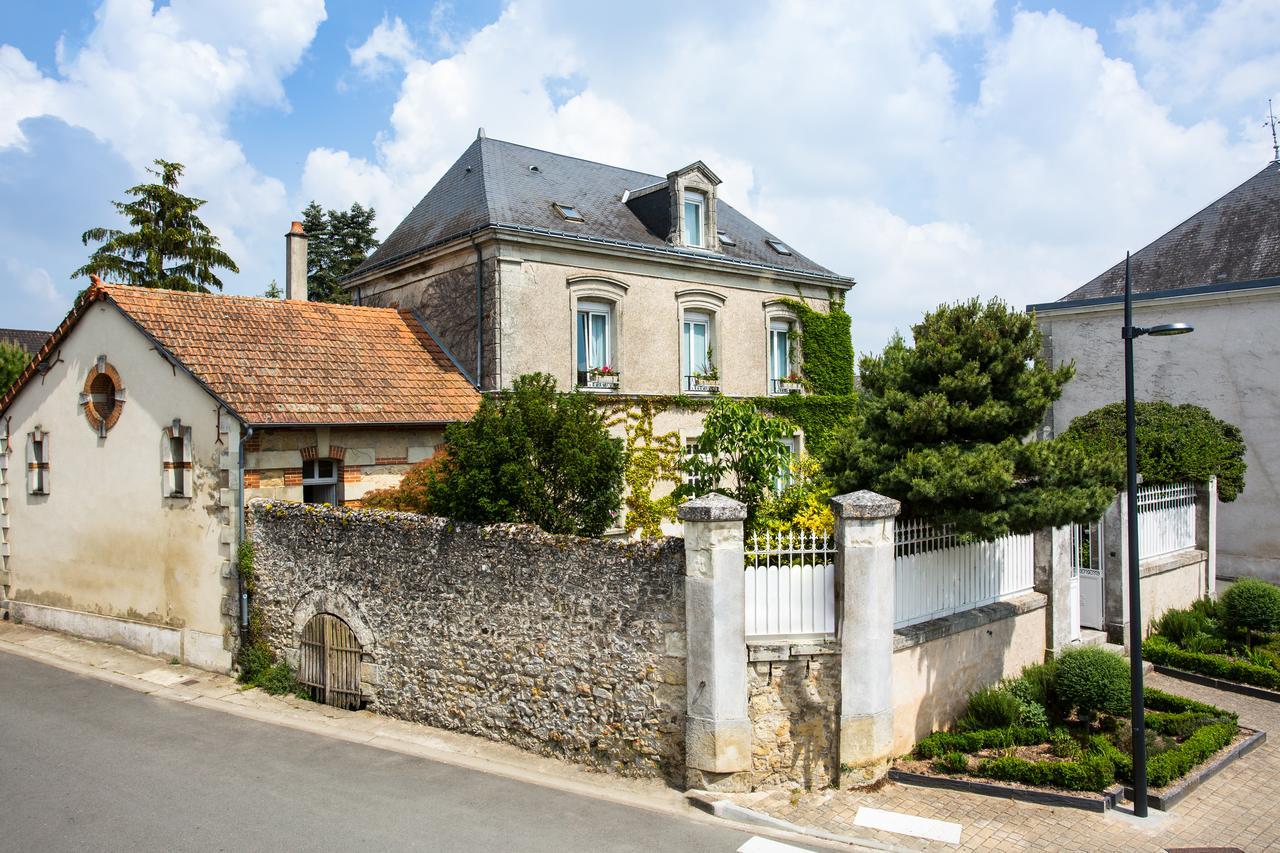 Logis Hôtels Restaurant La Mère Hamard Semblançay Exterior foto
